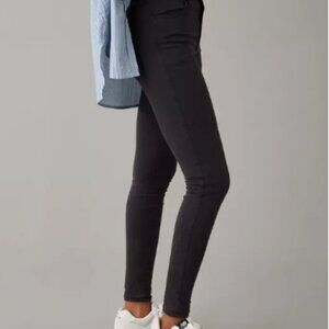 Sz 6 Short American Eagle black jeans / jeggings